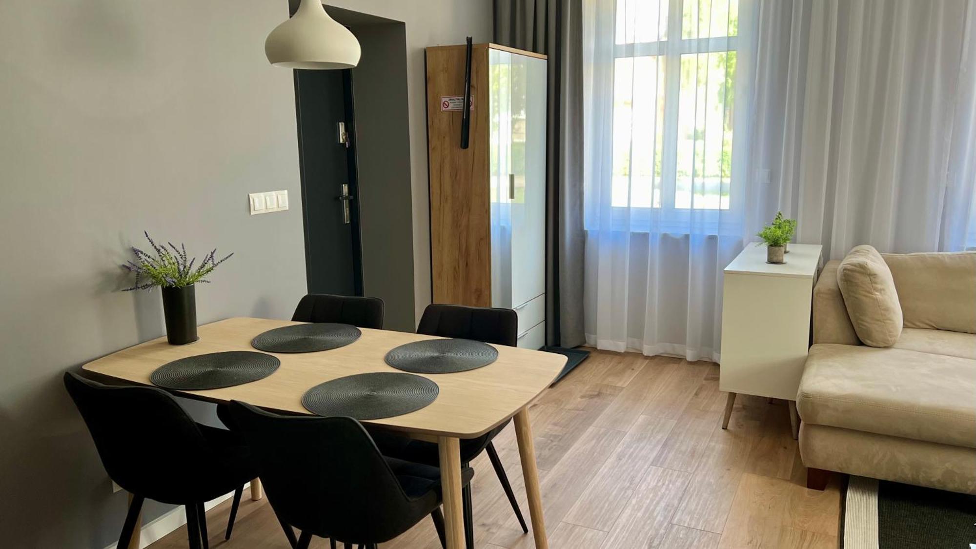 Lawendowe Nocowanie Zdrojowa 9 Lokal 1b Apartment *